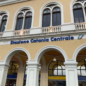Casa Proserpina , Aeroporto di Catania Fontana Rossa Italia
