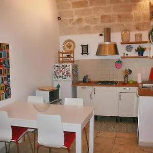 La Casa Nel Vicolo , Bari Italia